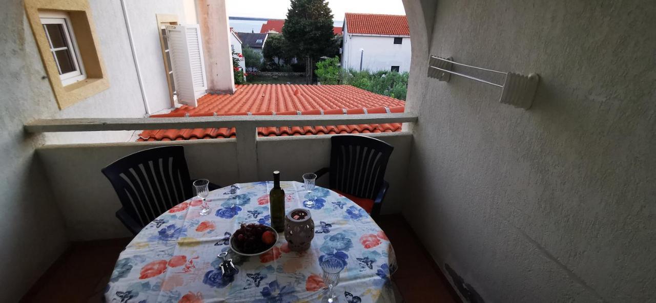 Apartmani Marija Колан Экстерьер фото