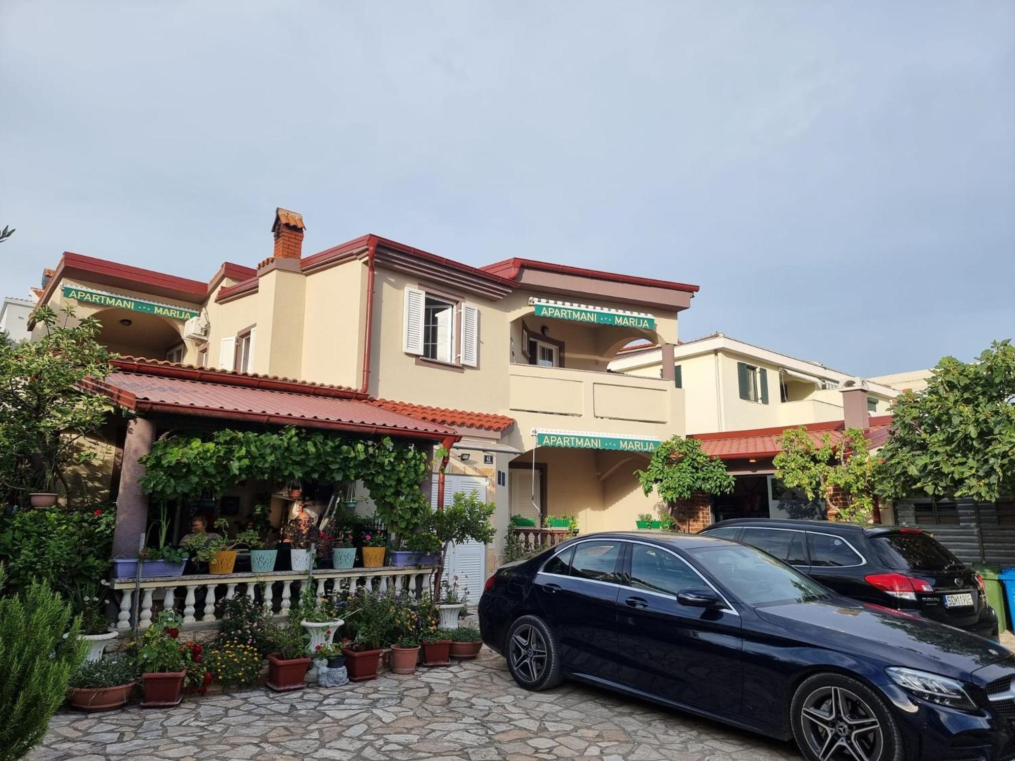 Apartmani Marija Колан Экстерьер фото